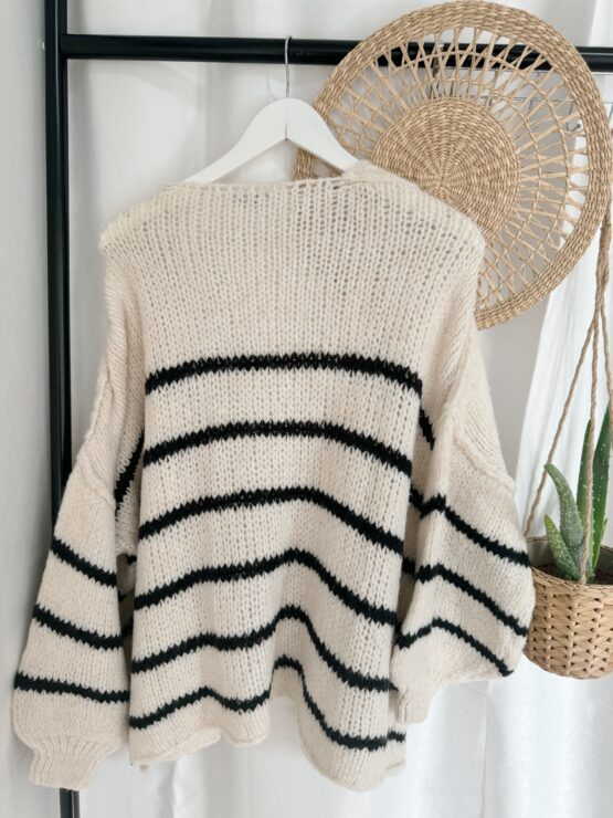 kuscheliger Cardigan 0164 gestreift in schwarz und weiß – Bild 5