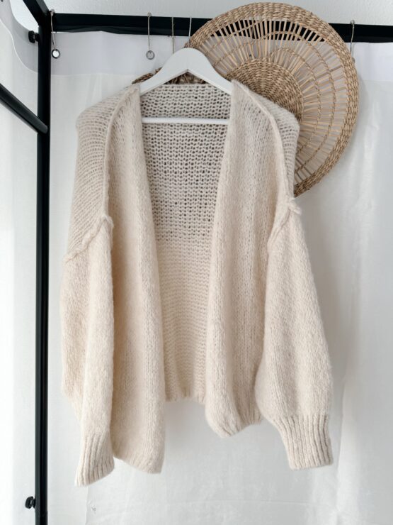 0180 lookforward x Sarah Cardigan in rosa, lieder, hellgrün, schwarz, dunkelgrün, beige – Bild 15