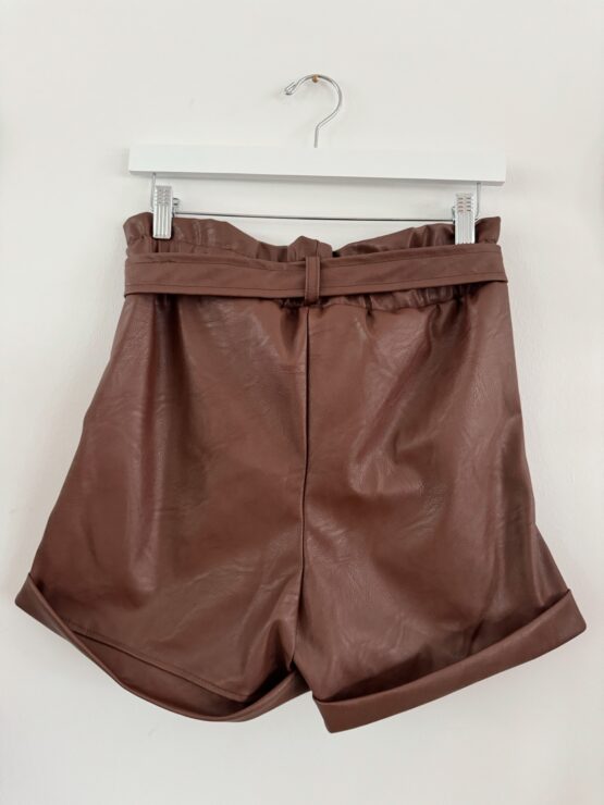 0222 Lederimitatshort in schwarz und cognac - Image 2