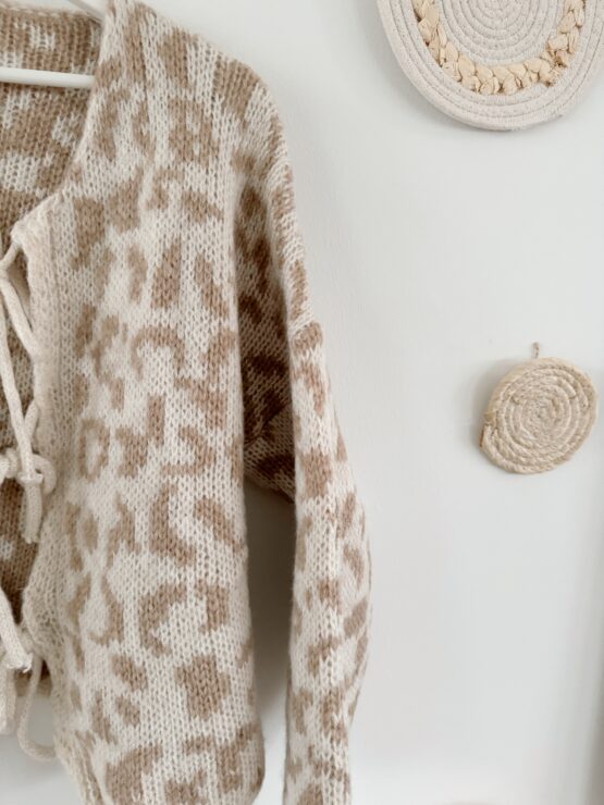0226  Leo Kuschel Cardigan - Image 7