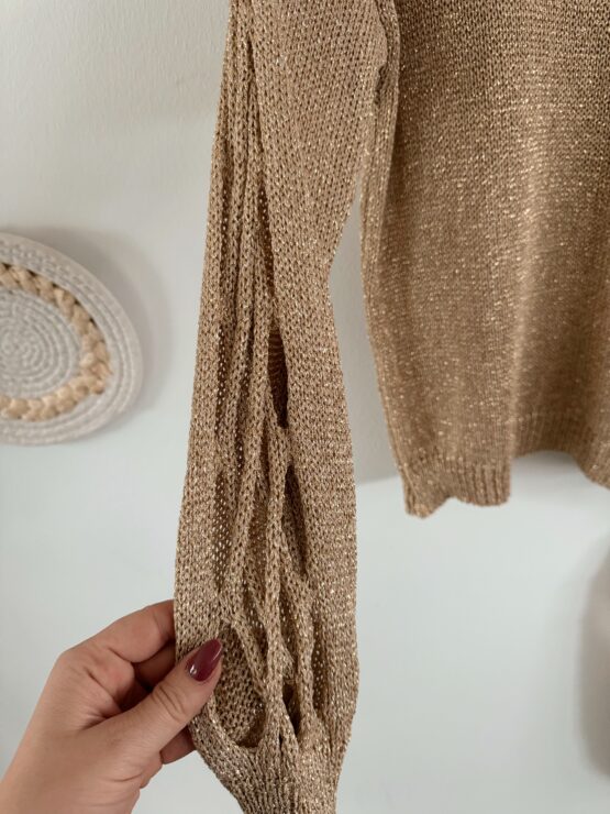 0246 Glitzerpulli mit Cut Outs in gold - Image 4