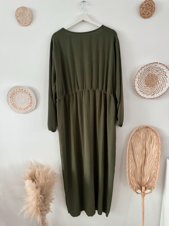 0275 Maxi Kleid mit Details in weinrot, khaki, schwarz - Image 9