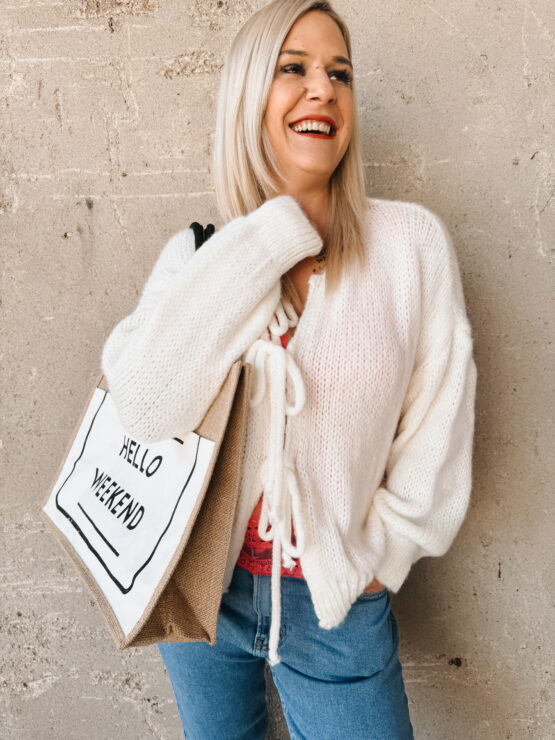 0316 Pullover mit Schleifendetails