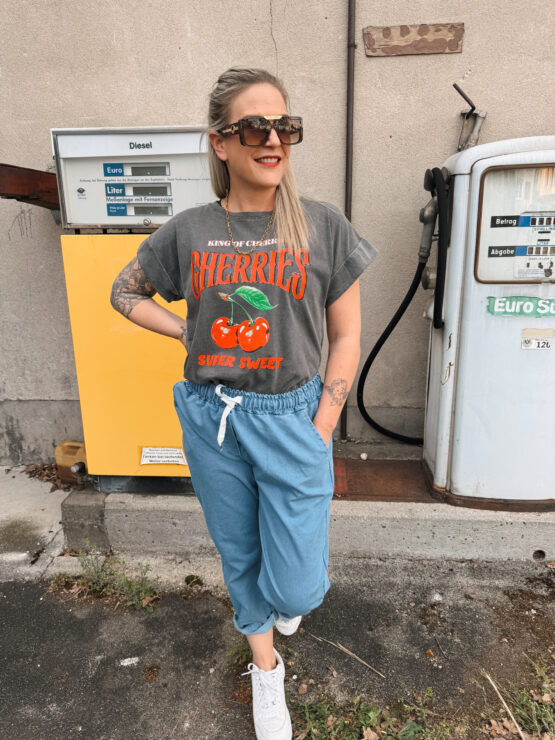 363 T-Shirt „CHERRIES – Super Sweet“ in weiß und grau