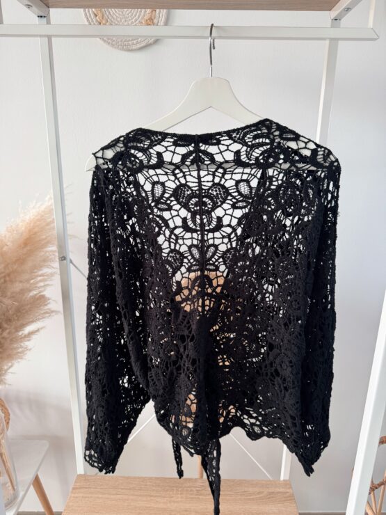 lookforward x Sarah LIMITIERTER CARDIGAN in beige, schwarz, weiß - Image 9