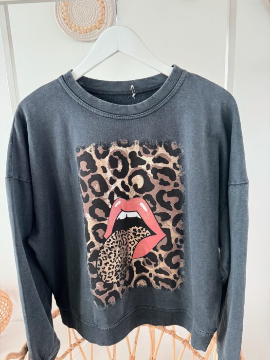 365 Sweater „Wild Lips“ – Leo Kiss Edition - Image 3