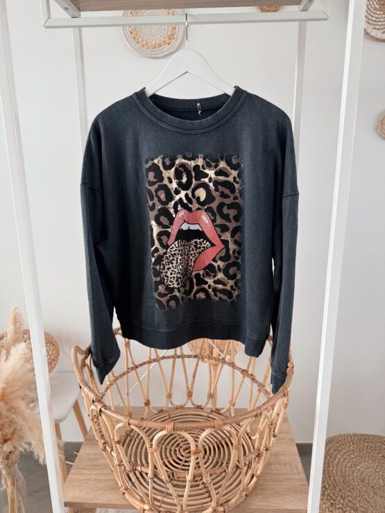 365 Sweater „Wild Lips“ – Leo Kiss Edition - Image 4