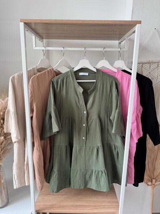 381✨ Verspielt, luftig & absolut vielseitig – dein neues Sommerkleid aus Musselin ✨