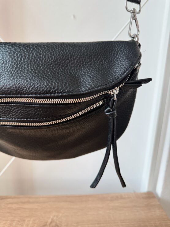 LIMITIERT 🖤 Stylisch, praktisch & ready für jedes Abenteuer – unsere Crossbody-Bag im Boho-Look 🖤 – Bild 5