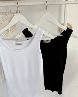 406 lookforward x Sarah 🤍🖤 Rib-Top in Schwarz & Weiß