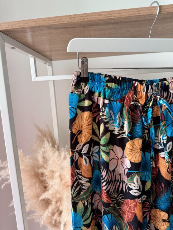 415 🌸 Tropenhose mit Blumenprint – dein farbenfroher Summer Vibe ✨ – Bild 9
