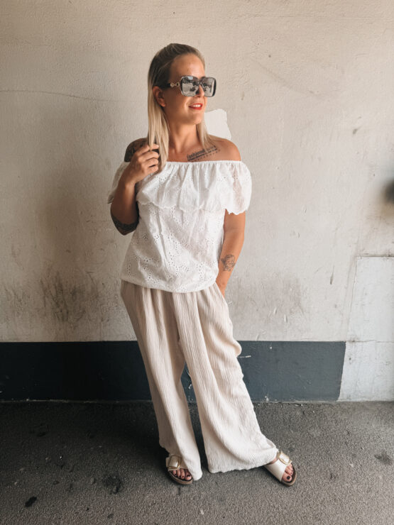 319🤍 Off-Shoulder Bluse „Sole“ – verspielter Sommertraum in Weiß 🤍