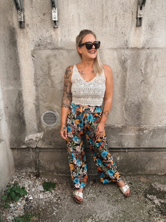 415 🌸 Tropenhose mit Blumenprint – dein farbenfroher Summer Vibe ✨ – Bild 12