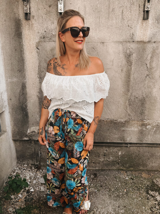 319🤍 Off-Shoulder Bluse „Sole“ – verspielter Sommertraum in Weiß 🤍 - Image 5