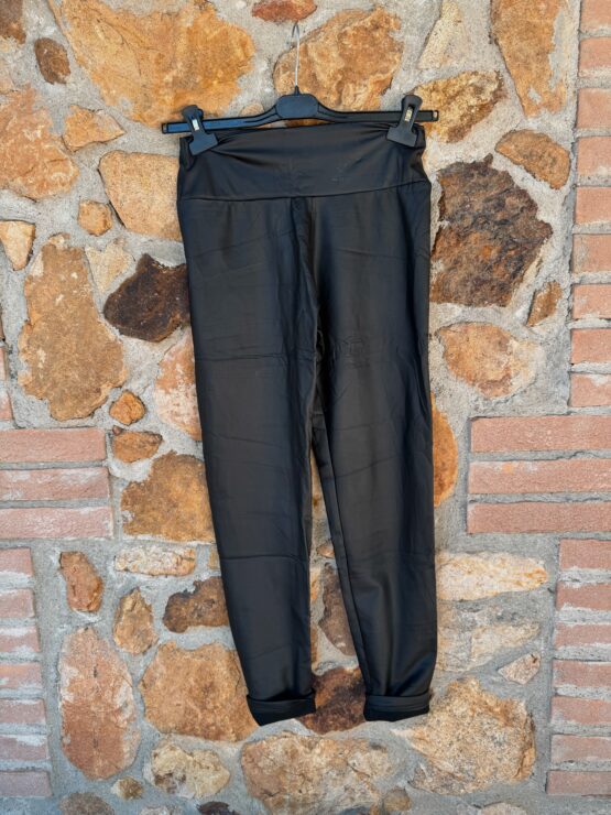 008 ✨ Lederimitat-Leggings mit High Waist – soft & stylish ✨ – Bild 2
