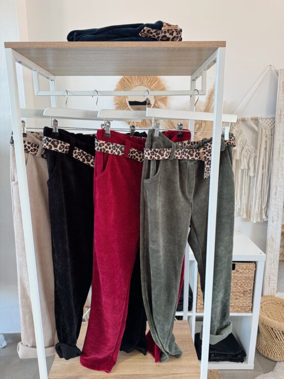 045 🐆 Stylische Cordhose mit Leo-Gürtel 🐆