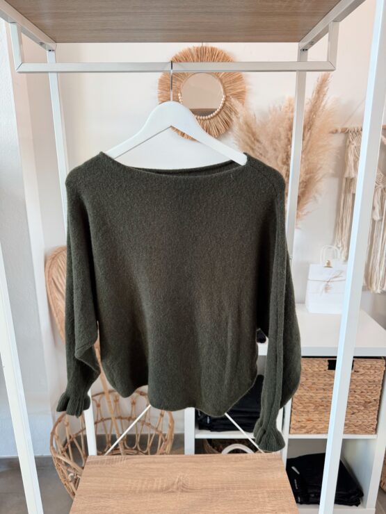 044 🌸 Verspielt & cozy – dein Strickpullover mit Rüschenärmeln 🌸 – Bild 9