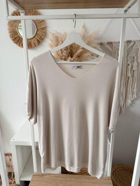 ☁️ Artikel 036 – Leichtes Oversize-Shirt mit V-Ausschnitt in vielen Farben ☁️ – Bild 3