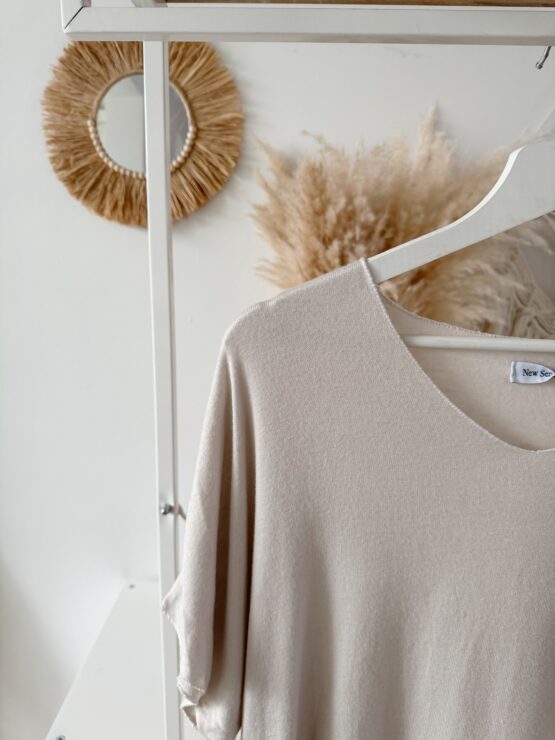 ☁️ Artikel 036 – Leichtes Oversize-Shirt mit V-Ausschnitt in vielen Farben ☁️ – Bild 6