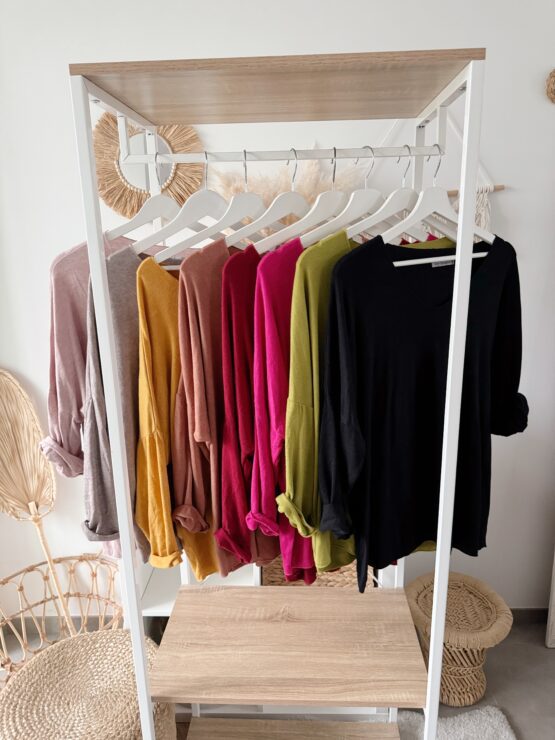 🍁 Artikel 038 – Feinstrick-Shirt mit V-Ausschnitt & lockerem Schnitt in vielen Farben