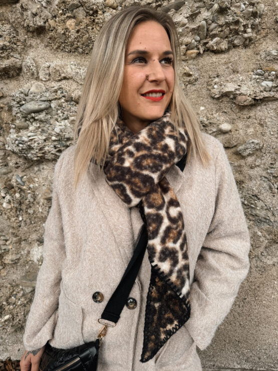 056 🐾 Wende-Schal im Leo-Design oder in Karo Optik – stylisch & kuschelig 🐾