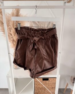 066 Paperbag Kunstleder-Shorts in schwarz und cognac