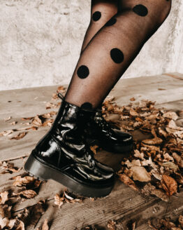 065 Chunky Lack Boots in weinrot und schwarz