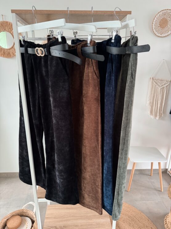 067 Cordhose mit Gürtel in vielen Farben