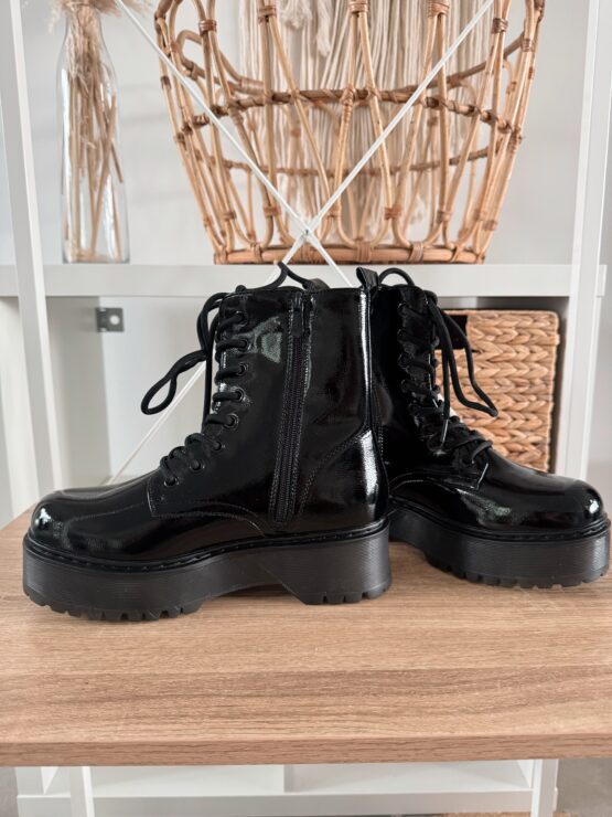 065 Chunky Lack Boots in weinrot und schwarz – Bild 6