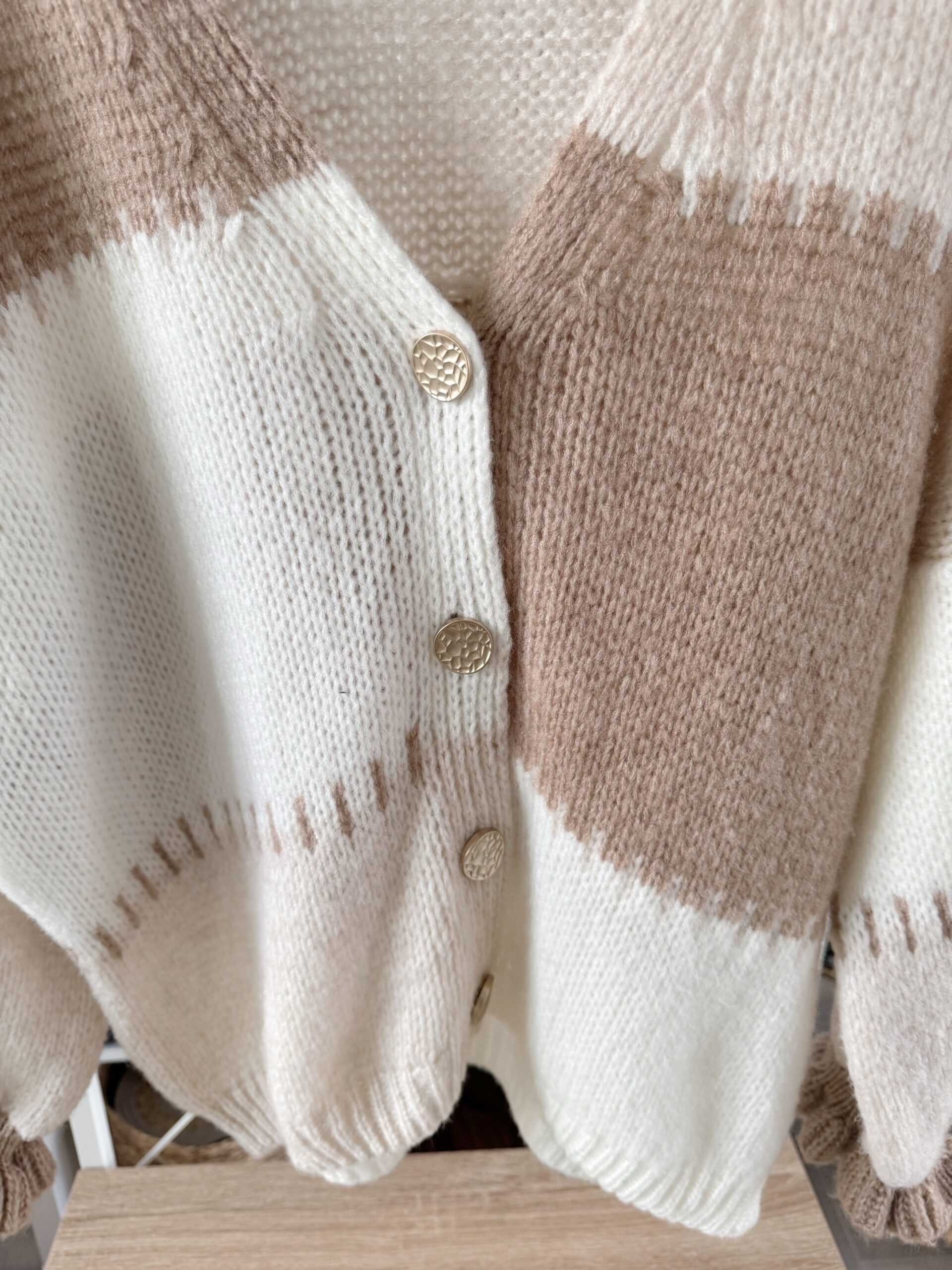 067 🧥 Strick-Cardigan mit Farbblock-Design - Image 14