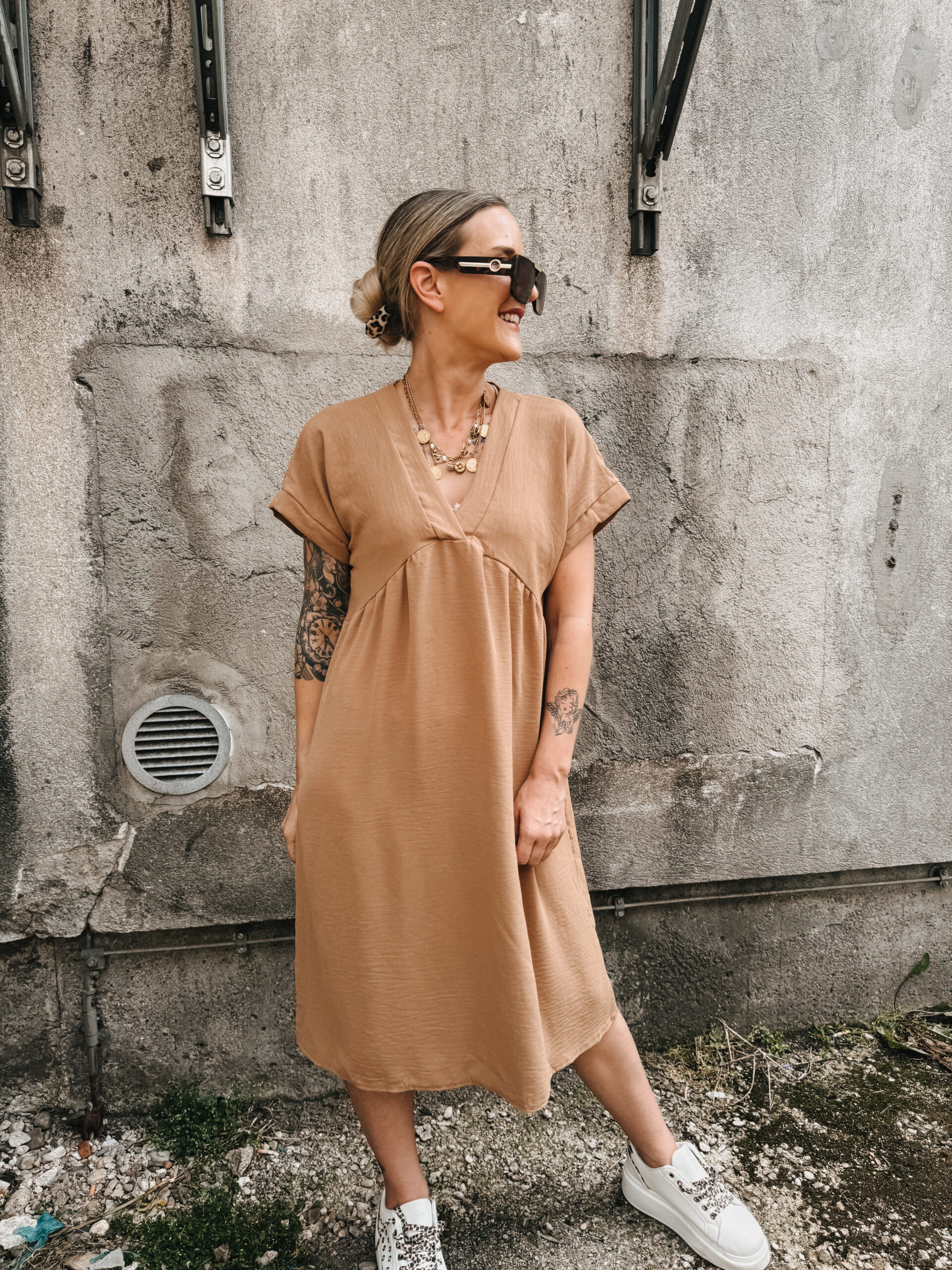 V-Ausschnitt Kleid – Plus Size bis 46/48 – Bild 4