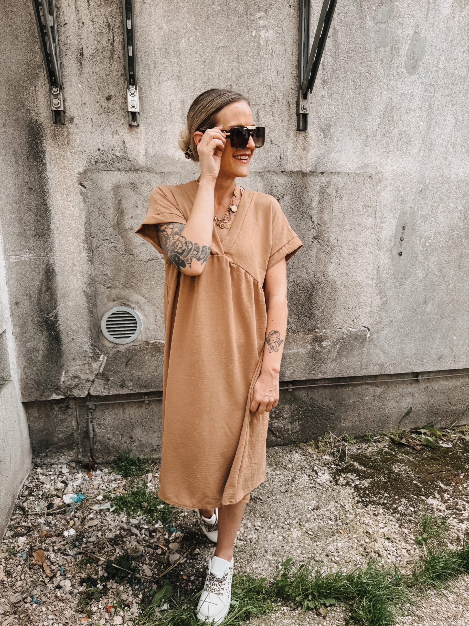 V-Ausschnitt Kleid – Plus Size bis 46/48 – Bild 6